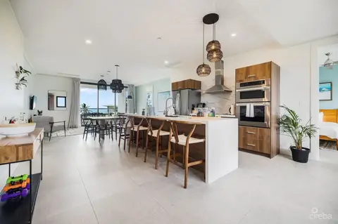 Vida 3 Bedroom Penthouse All Inclusive Available June1st