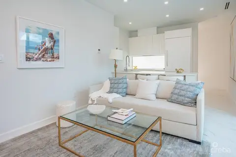 One Bed Luxury Unit @ Fin