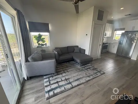 19 North Top Floor