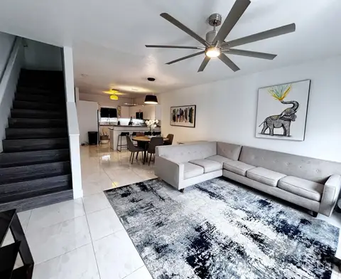 Renovated Town & Country 2 Bed, 2.5 Bath Townhouse