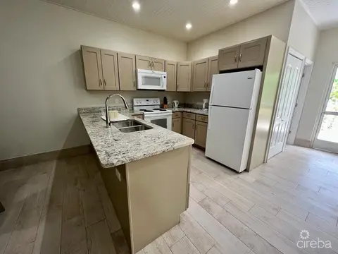 Jun 1st, The Summit, 2-bed/2.5 Bath. North Side