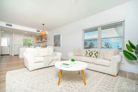 Oceanfront Living At Tamarind Bay #22short-term Stay Until 30 Nov