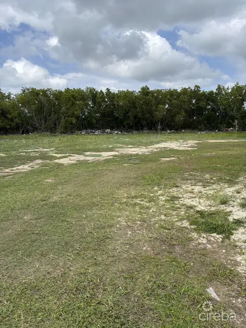 Income Potential! Multi-unit Residence & Church On Prime 1 Acre