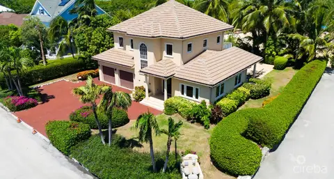 Stunning Boulevard Home - 44 Conch Drive- 3 Bed Plus Den