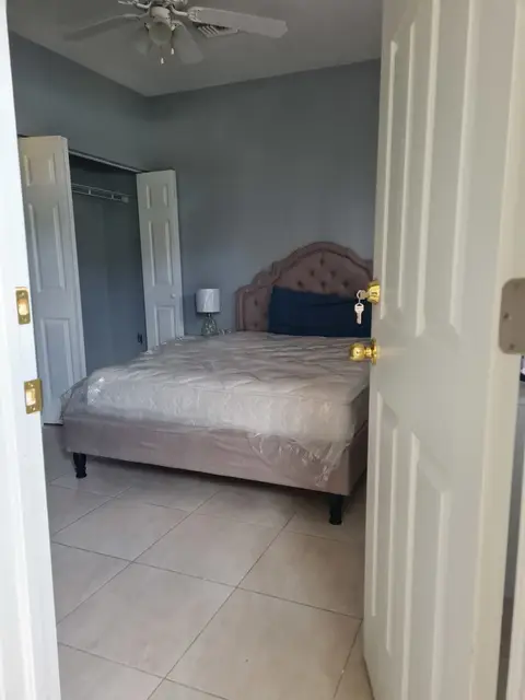 2 Rooms for rent light and water included bathrooms with own kitchen no living room. For info whatapp 324-1010