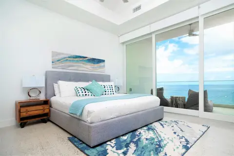 Short Term REntal Spacious Modern Condo /w Jaw Dropping Ocean View