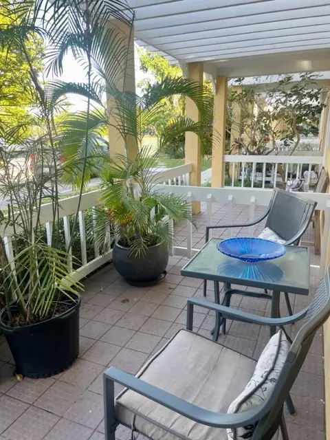 Rental 2b/2.5bath in George Town