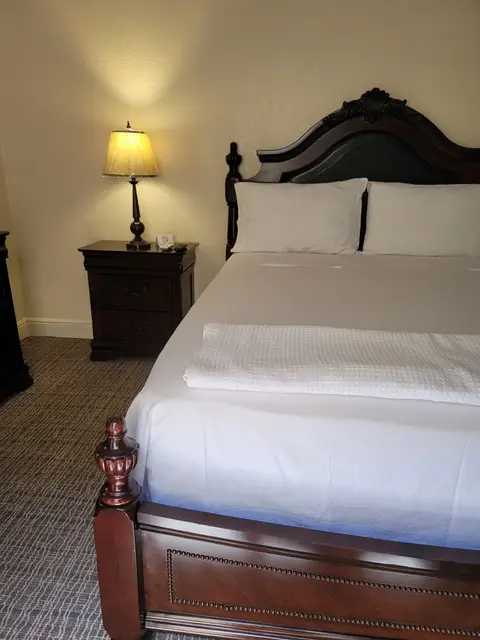 1 BEDROOM STUDIO APARTMENT FOR RENT - SINGLE PROFESSIONAL