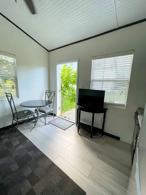 Short term and Transition Rental at Savannah Country Side