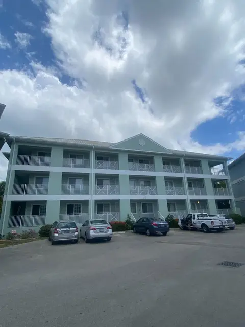 🏡 LAKESIDE 1 BED FOR RENT - available June🏡