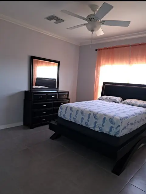 1 bedroom with shared bathroom for rent