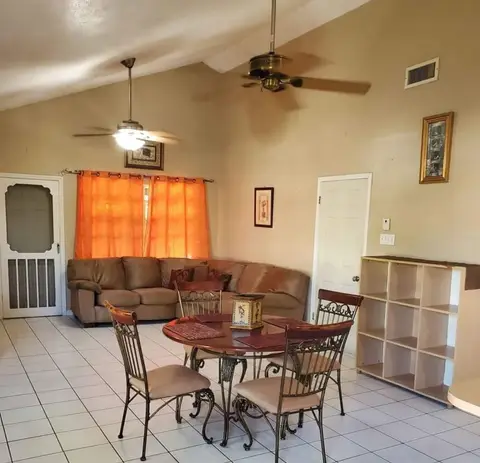 2br/2br Apartment in Northward