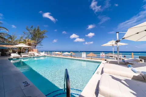 ALL INCLUSIVE! One Bedroom Villa at Cobalt Coast Resort! Available Today! Short and Long Term!