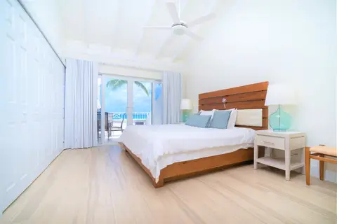 Short Term Rental at Sunset Cove - 3 Bed 2 Bth Beachfront Condo