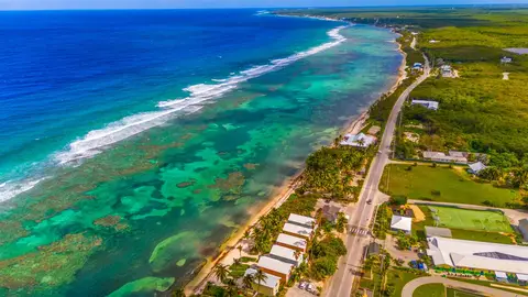 Short Term Rental at Azure Breeze - 3 Bed 2 Bath Beachfront Home Near Rum Point