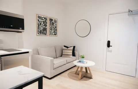 1 Bed Apt available on 7 Mile Beach Corridor