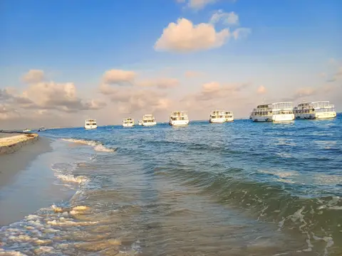 GT oceanfront 3bdr 3bthr for short-term