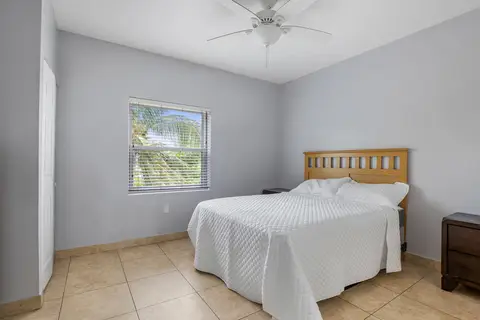 Apartment for Rent in George Town – Family & Pet Friendly!