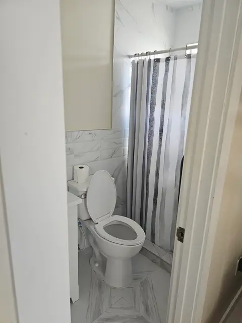 Apartment For Rent!! KYD$1500!!