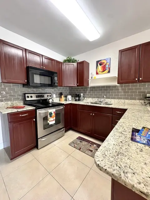 (Sale Pending) Charming 1-Bedroom, 1-Bathroom Apartment at Desert Rose Suites