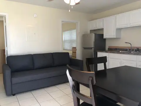 2Bed/1Bath Apartment For Rent By Cayman Airways #72
