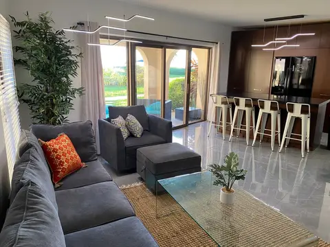 Short term rental on 7 mile beach