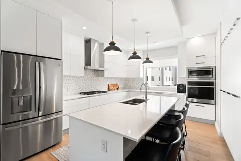 Grand Palmyra - 4 bed 3.5 bath with income property!