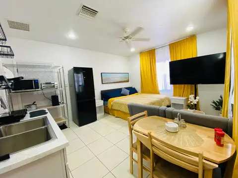 1 Bed/1 Bath Studio WB House for Rent $1,400 pm