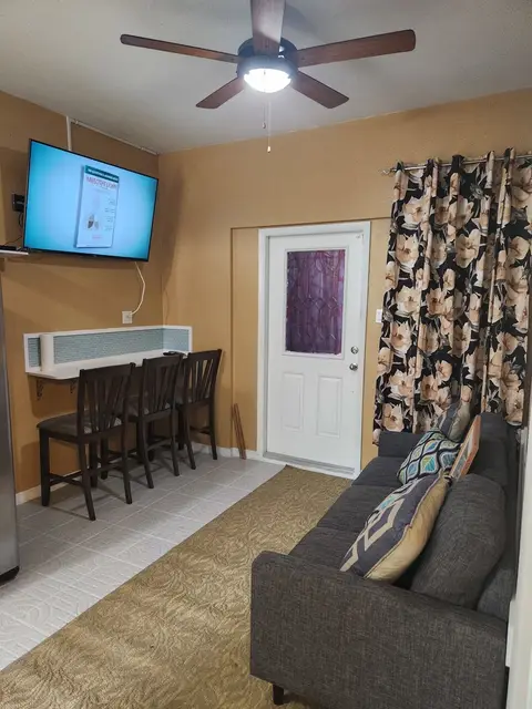 2 bedroom 1 bathroom