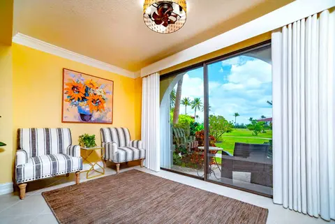 Canal View 2 Bed 2 Bath Short Term Rental Located Near Beach