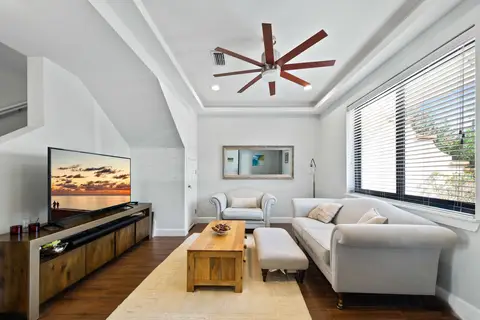 SAN SEBASTIAN STUNNINIG 3BED/3.5BATH TOWNHOME