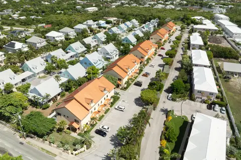 St Tropez 9, South Sound