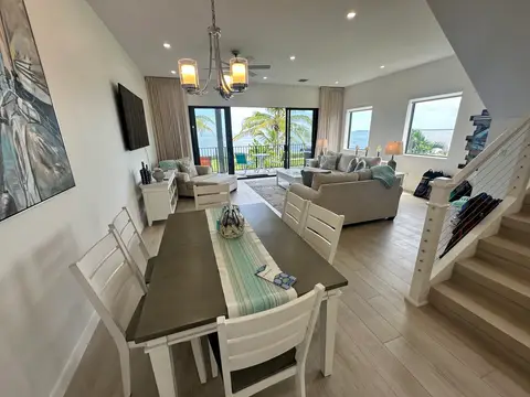 NEW LISTING - Oceanfront Seahaven 3 Bedroom