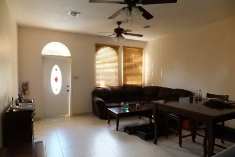 Sublime 1Bed/1.5Bath Apartment in Omega Bay