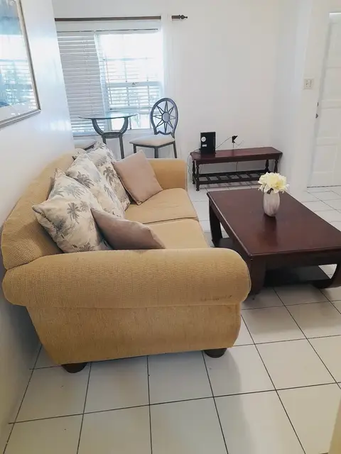 Cozy One Bedroom Apt- long term rental