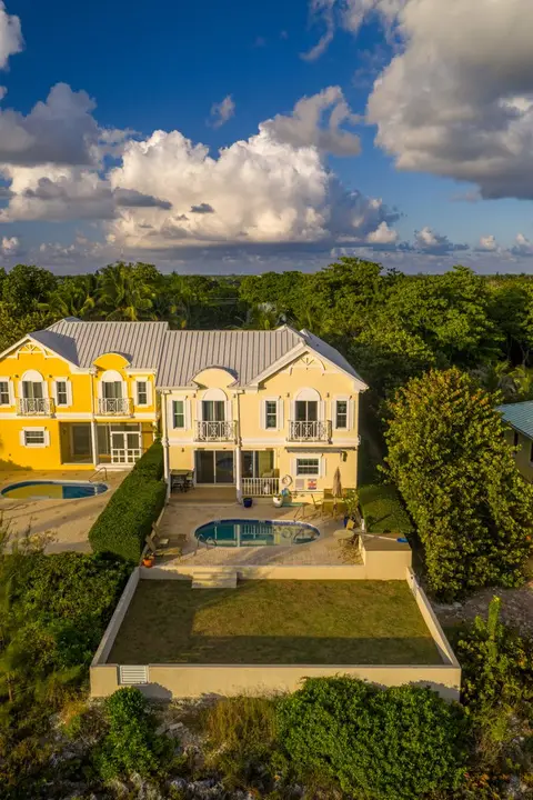 4 Bed Ocean Front In Savannah