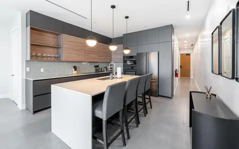 LUXURY WATERFRONT CONDO - POINT WEST - 3 BED/3 BATH