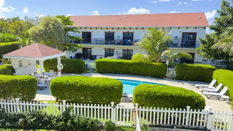 Portofino Gardens - 1 Bed Condo