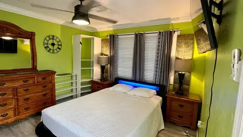Available | Shared Apartment | Peaceful Setting