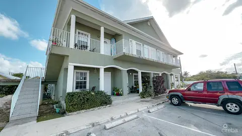 Mizpah - Spacious 1 Bed close to The Shores