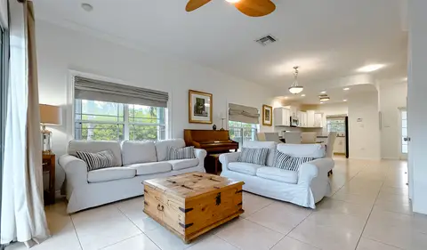Coastal Escape 3 Bed Waterfront End Townhouse