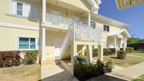 Huge One Bedroom Condo - Alhambra Villas