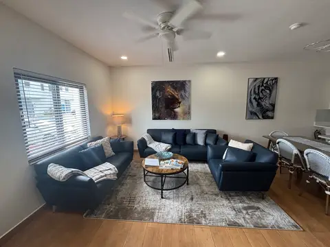 Pet friendly 2 bed 2.5bath townhomes for immediate long term rent!