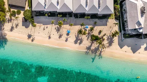 FOR SALE | BEACHFRONT BLISS AT CAYMAN CLUB | SEVEN MILE BEACH