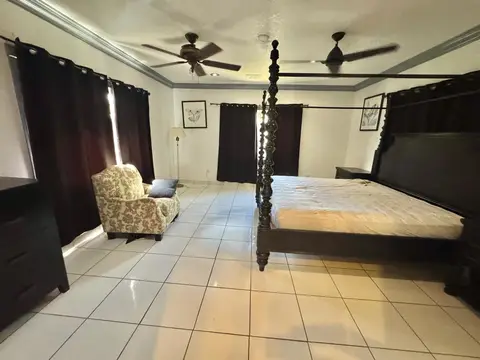 All Inclusive Spacious Savannah Meadows – Master Bedroom