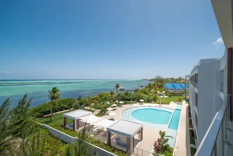 WATERFRONT 2 BED, 2.5 BATH + OFFICE - AURA