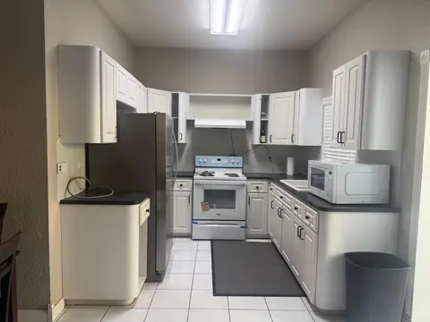 Great large apartment in Marina Drive
