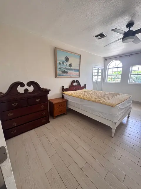 1bedroom, shared bathroom and kitchen