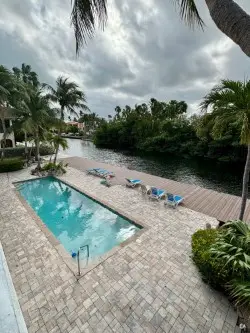 Snug Harbour Townhome - Canal Front - Small Complex