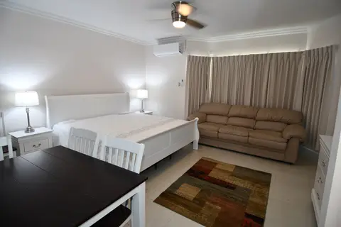 Studio Apartment - Prospect